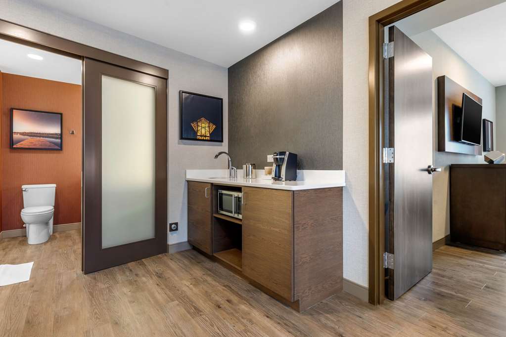 Cambria Hotel Omaha Downtown - photo 22
