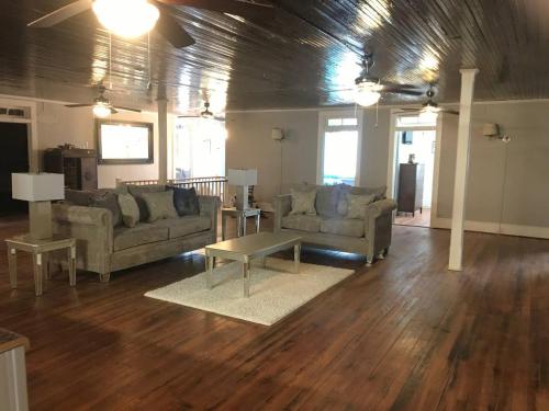 Bella's Boutique Hotel — hotel in Concord