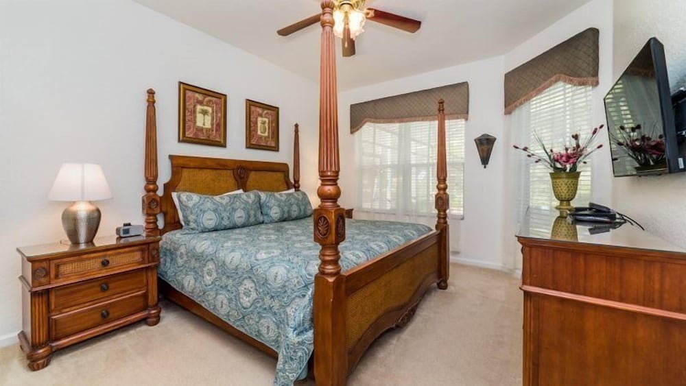 Beautiful 5 Bedroom 5 Bath Pool Home in Windsor Hills Resort - photo 3