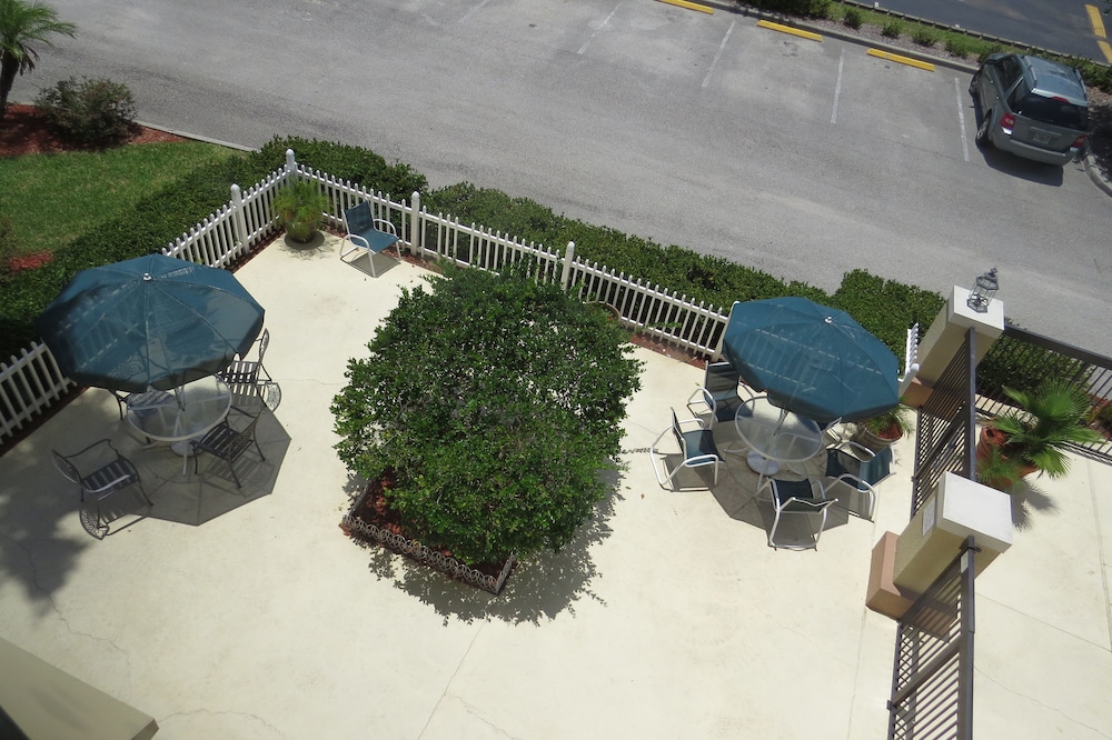 Holiday Inn Express Clermont by IHG - photo 21