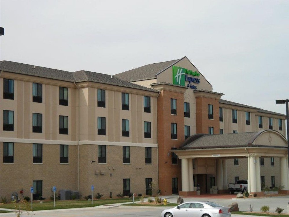 Holiday Inn Express and Suites Urbandale by IHG - photo 18