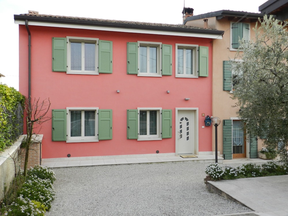 Rustico Petra Regarda Travel in Bardolino, Italy