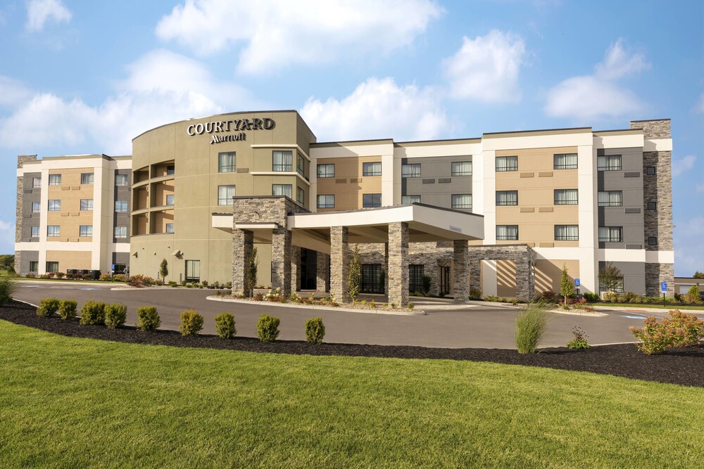 Courtyard by Marriott Cleveland Elyria - photo 2
