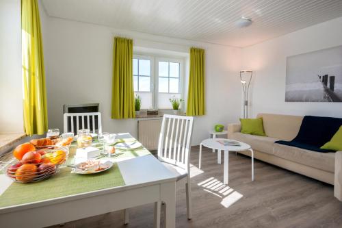 Knusthof Lafrenz Küstenblick — 4-Star Luxury Hotel in Fehmarn, Germany