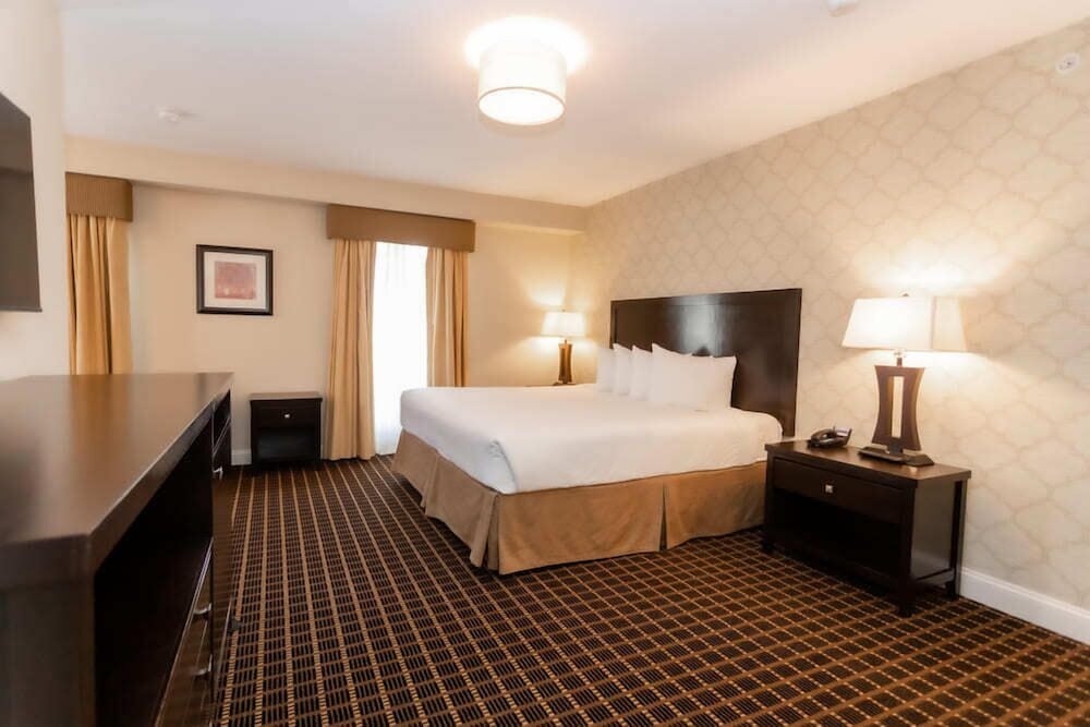 American Hotel - photo 12