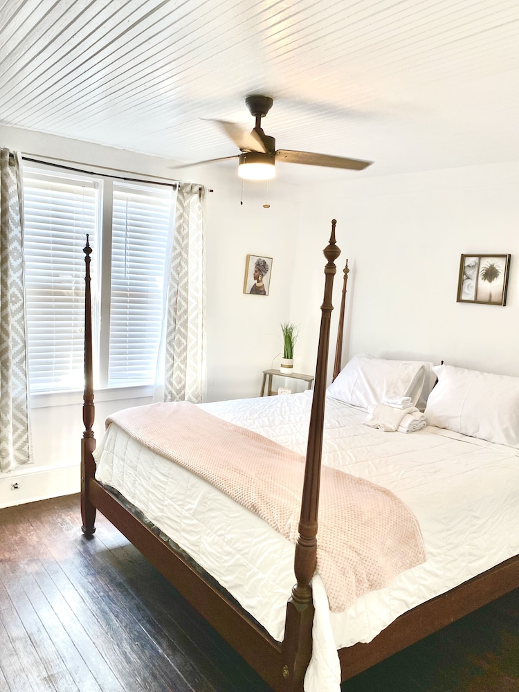 Bella's Boutique Hotel - photo 41