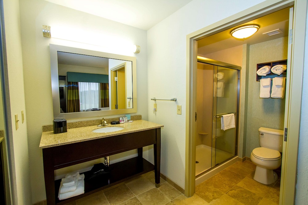 Hampton Inn Fayetteville - photo 36
