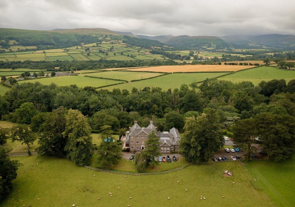 Peterstone Court — 5-Star Luxury Hotel in Brecon, United Kingdom