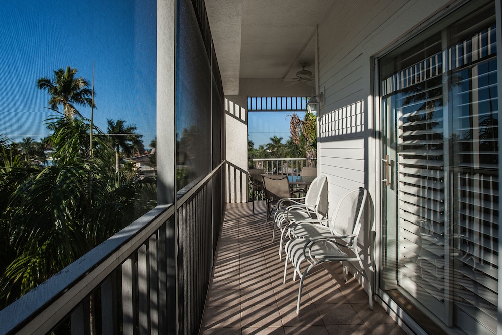 Olde Marco Island Inn and Suites - photo 15