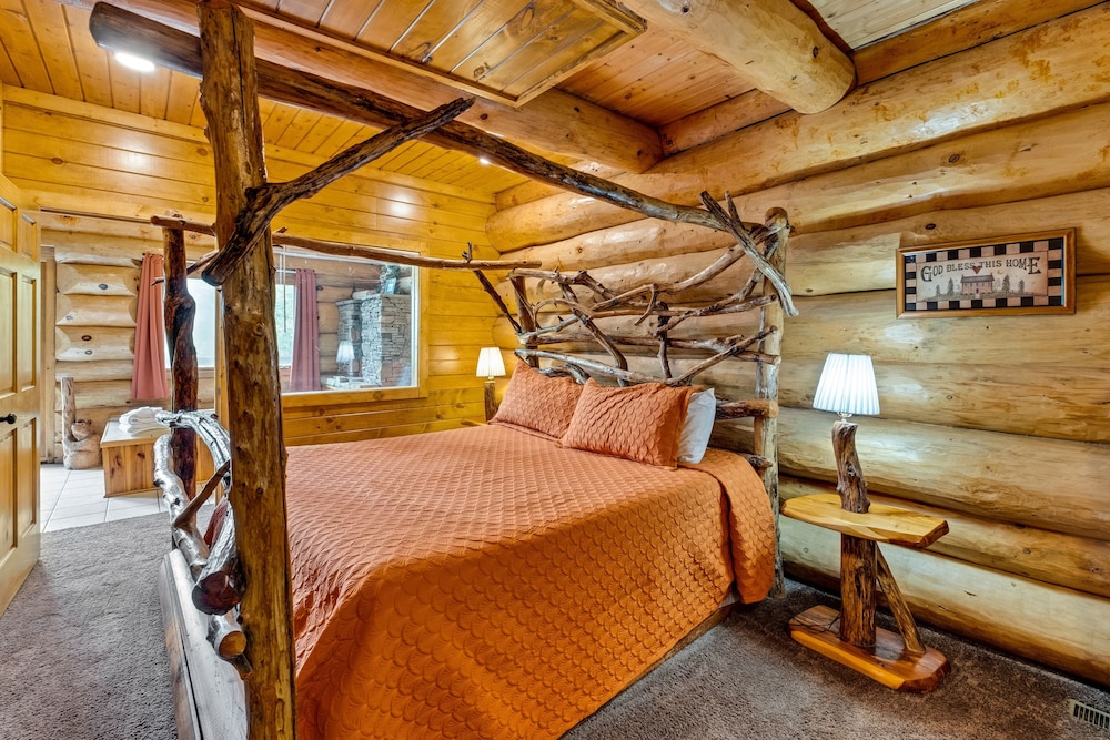 Star Views Secluded W mountain Views 2 Bedroom Cabin by Heavenly Views Resort - photo 3