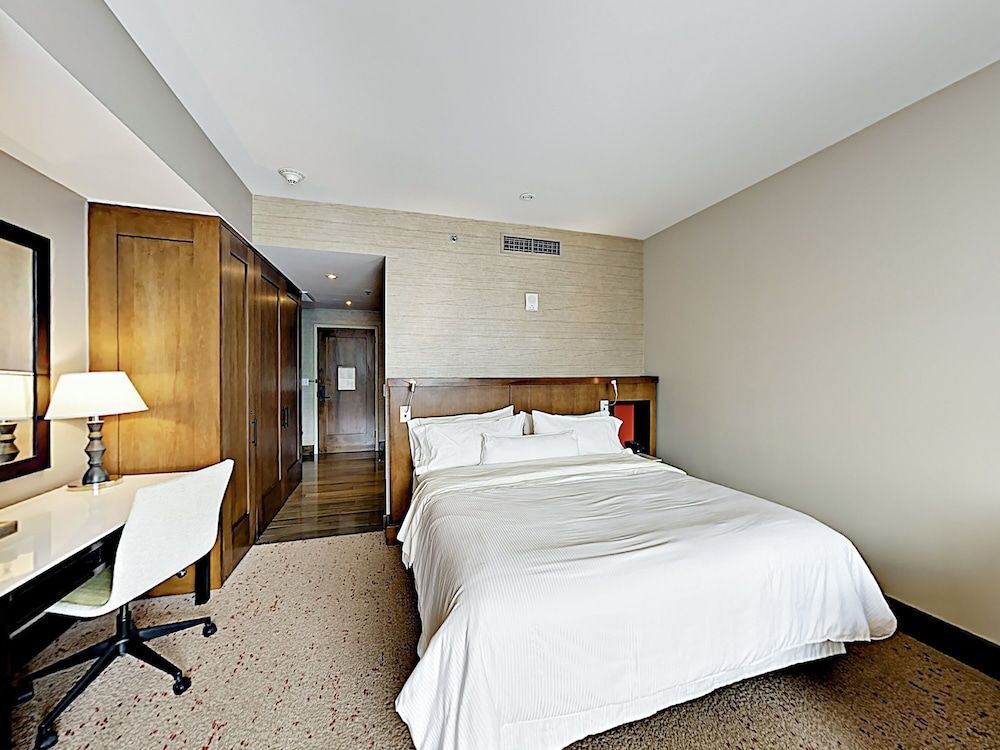 Riverfront Studio W Pool Studio Bedroom Hotel Room - photo 14