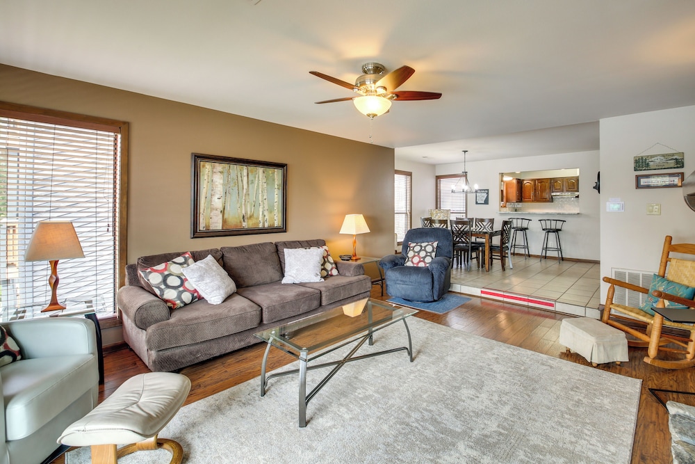 5 Mi to Casino: Waterfront Condo in Hot Springs - photo 4