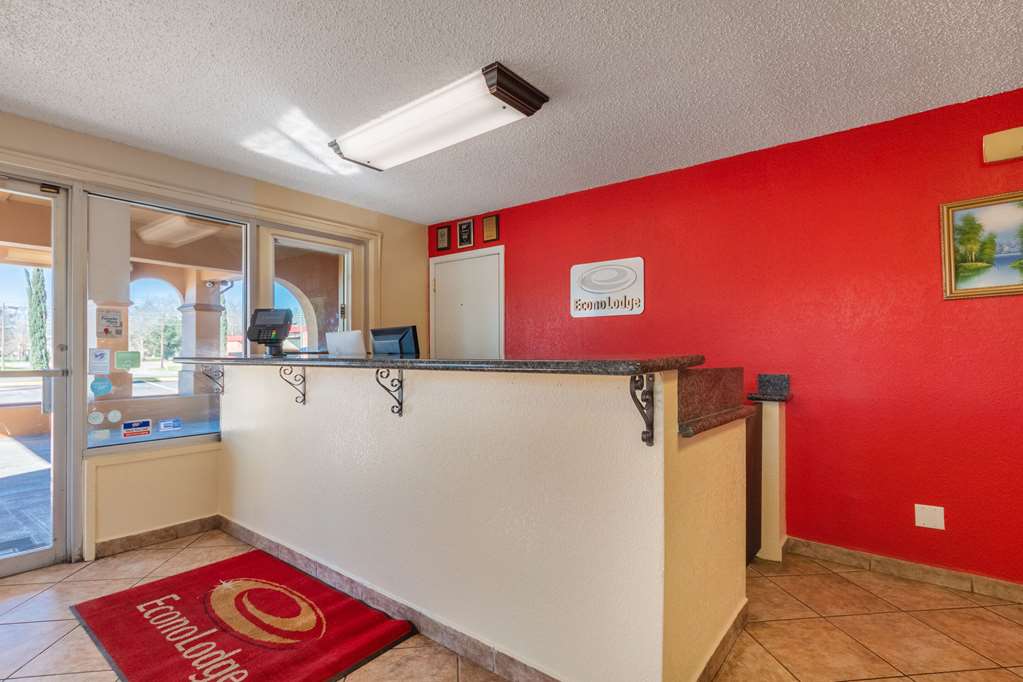 Econo Lodge San Marcos University Area - photo 8