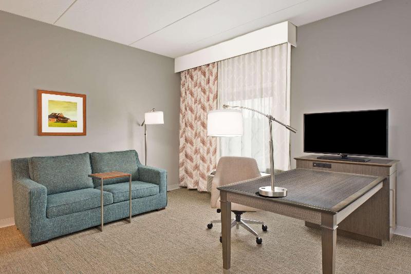Hampton Inn & Suites North Huntingdon Irwin - photo 176