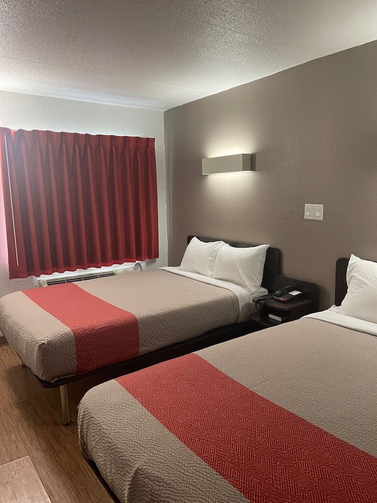 Motel 41 Evansville IN - photo 7