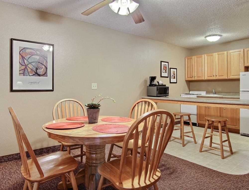 Econo Lodge Sioux Falls Empire Mall - photo 4