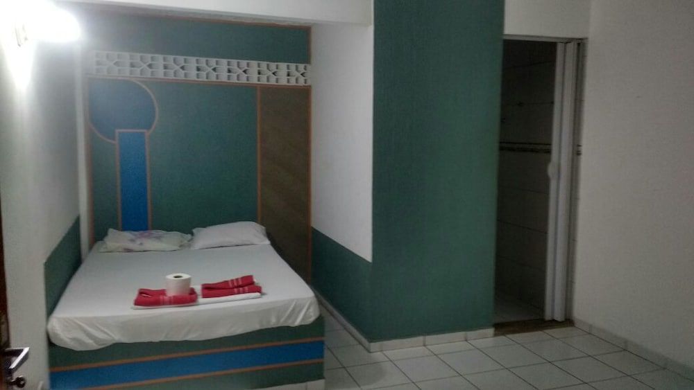 Hotel Avenida — hotel in Peruibe