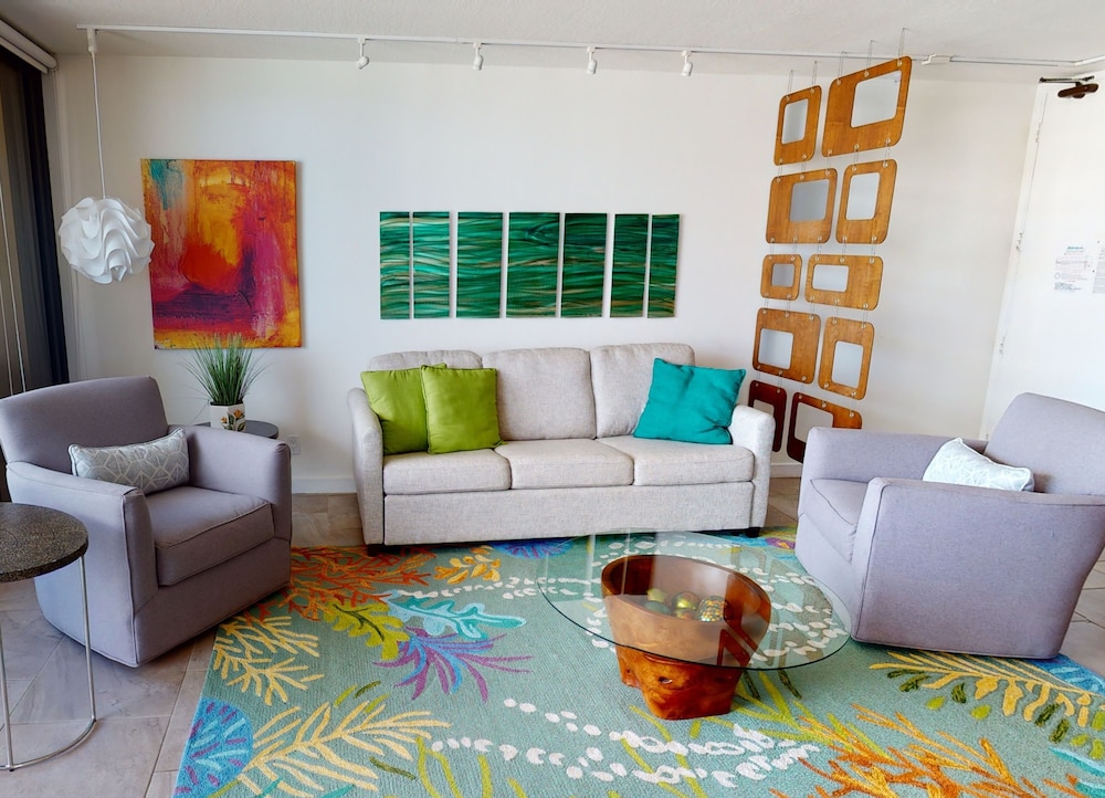 Artsy 32nd Floor Condo with Modern Furnishings & Gorgeous Ocean Views by Koko Resort Vacation Rentals - photo 13
