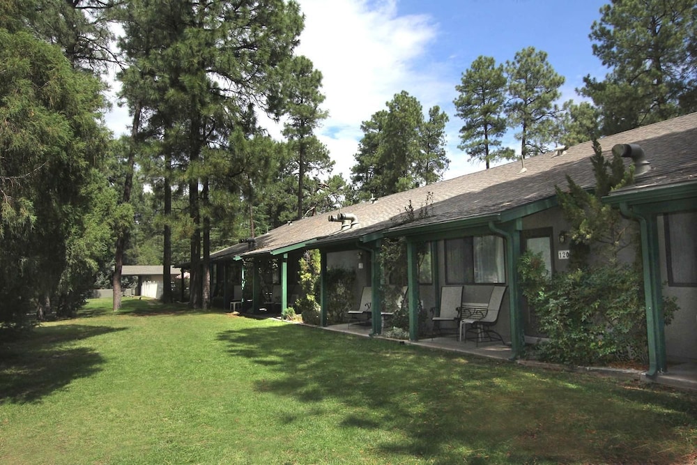 Majestic Mountain Inn - photo 35