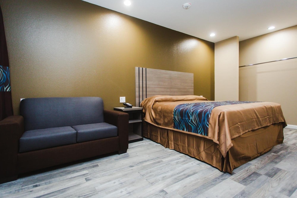 Budget Host Inn and Suites - photo 12