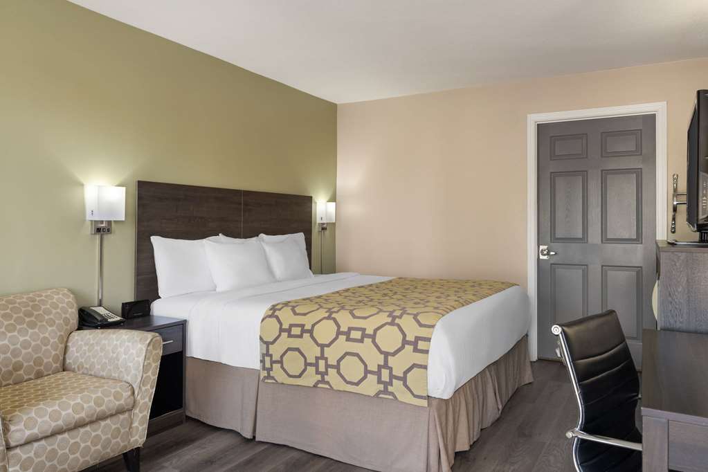Baymont by Wyndham Kingsland - photo 16