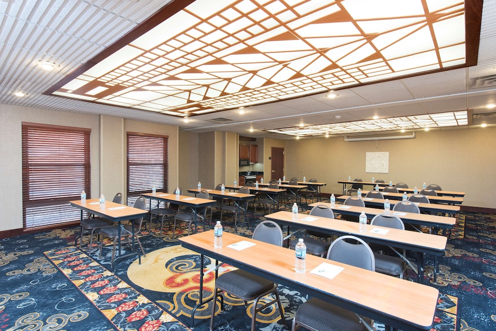 Hampton Inn Seymour - photo 48
