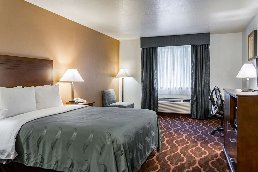 Quality Inn & Suites Vancouver North - photo 11