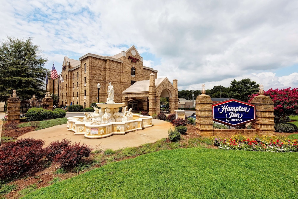 Hampton Inn Newberry Opera House - featured photo