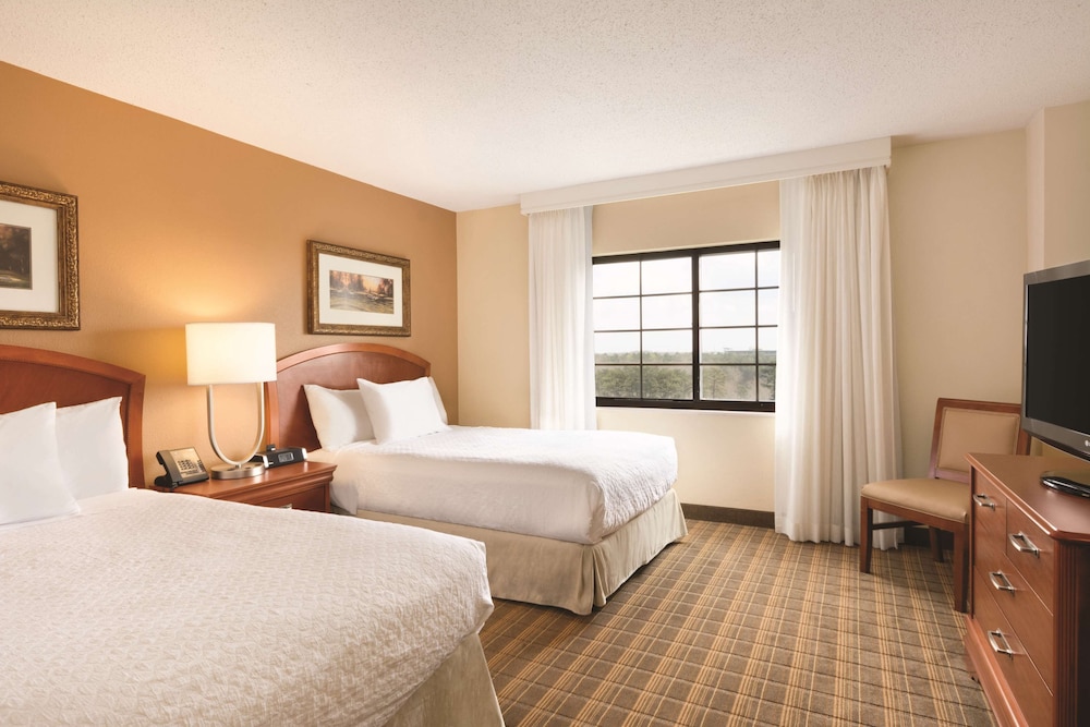 Embassy Suites Greenville Golf Resort & Conference Center - photo 8