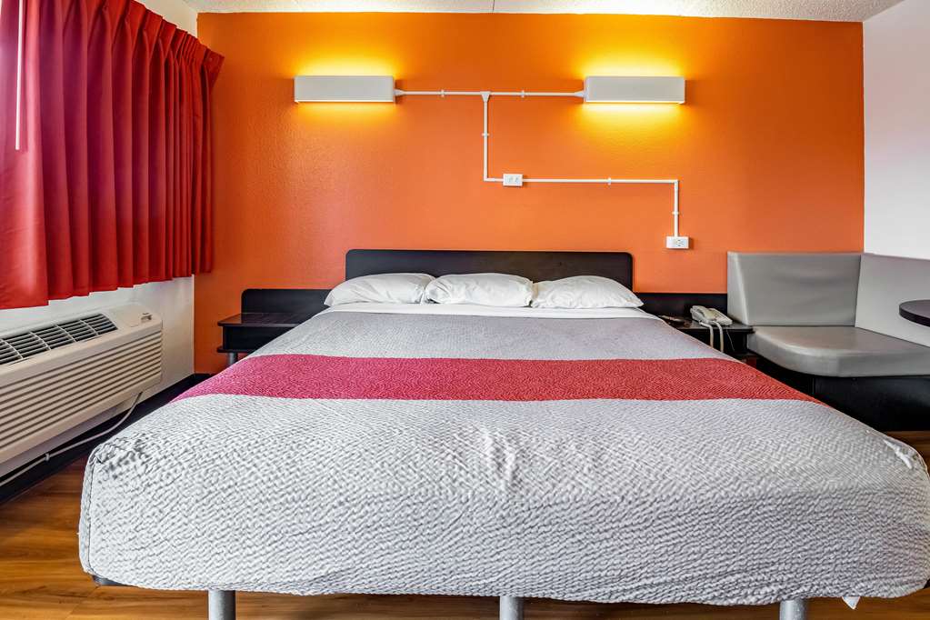 Motel 6 Joliet IL I 80 - photo 4