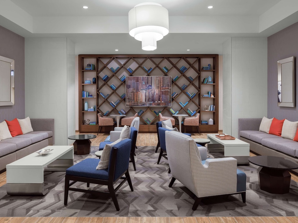 Hampton Inn Chicago McCormick Place - photo 8
