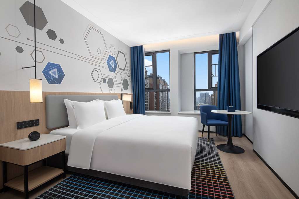 Microtel by Wyndham Changsha South Railway Station — 4-Star Luxury Hotel in Changsha, People's Republic of China