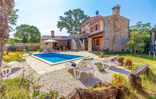Holiday Home Boduleri Cr — 4-Star Luxury Hotel in Marcana, Croatia
