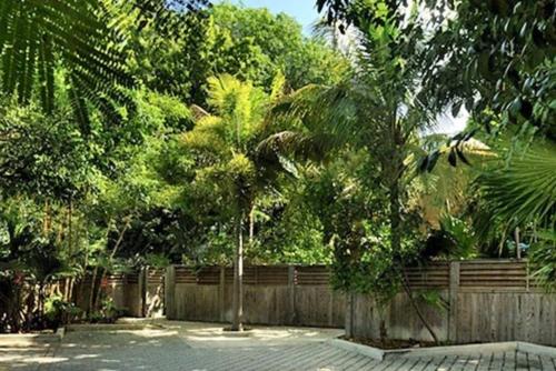 Duval Street Suite w parking and pool — 4-Star Luxury Hotel in Key West, United States