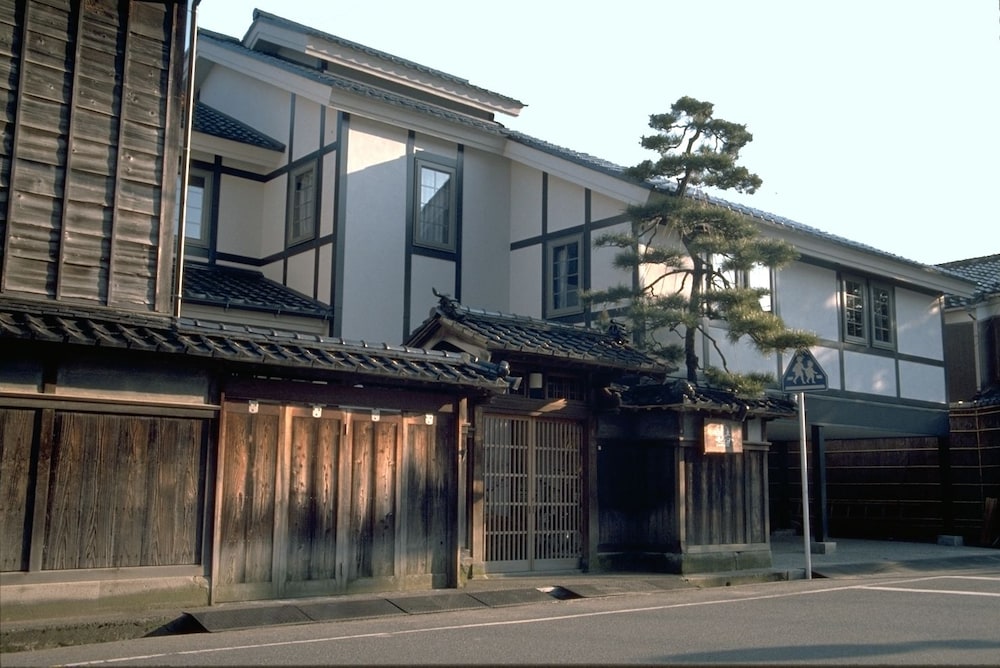 Camellia Inn - last minute hotel in Kanazawa