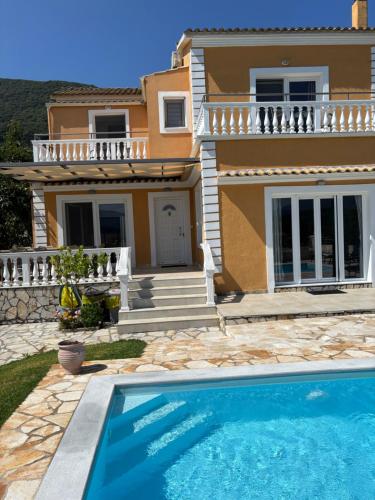 Lazaros in Agios Matthaios, Greece