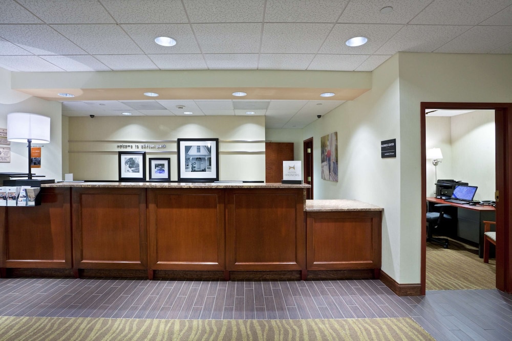 Hampton Inn Clifton Park - photo 4
