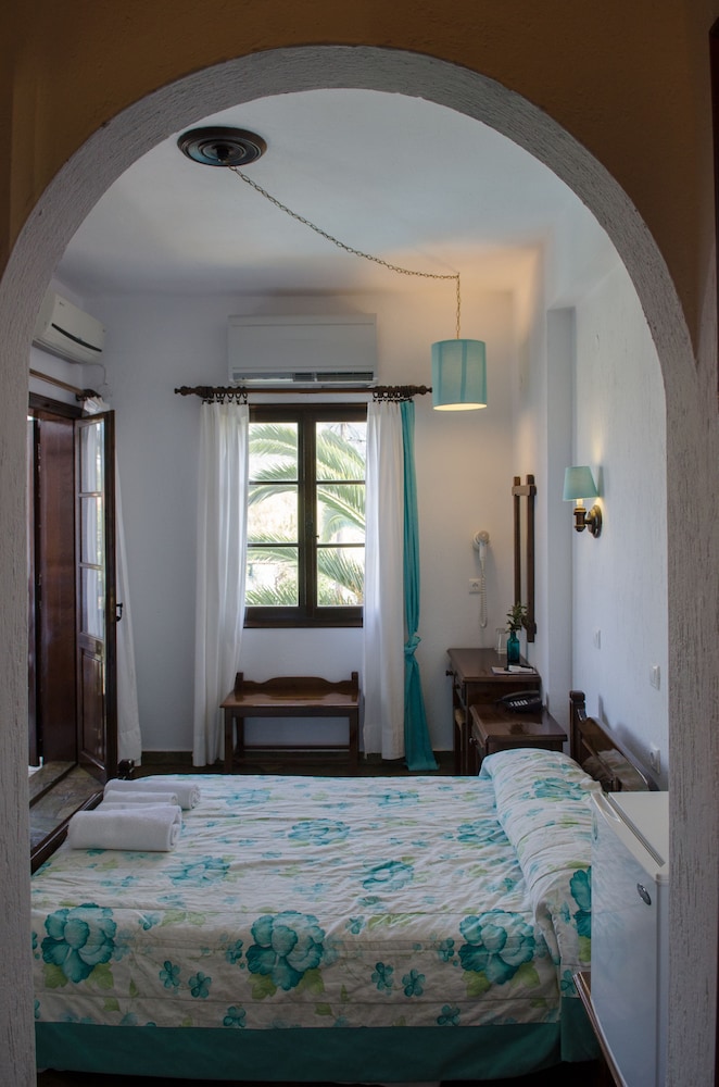 Elli Hotel — Skopelos — photo 3