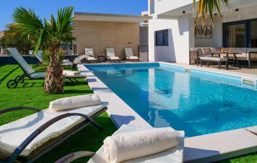 Amazing Home In Primosten With Sauna — 5-Star Luxury Hotel in Primosten, Croatia
