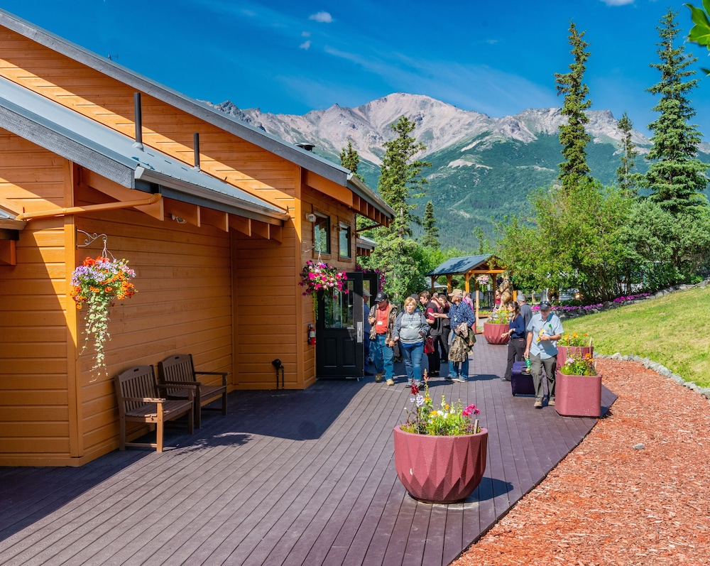 Denali Bluffs Hotel - photo 36