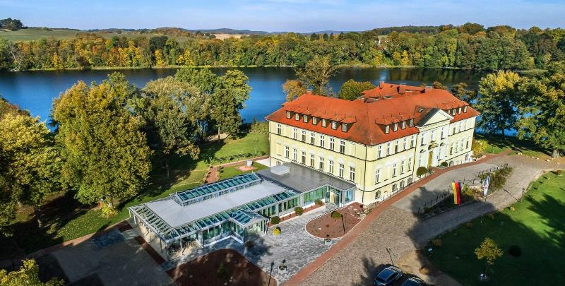 Seeschloss Schorssow — hotel in Guestrow