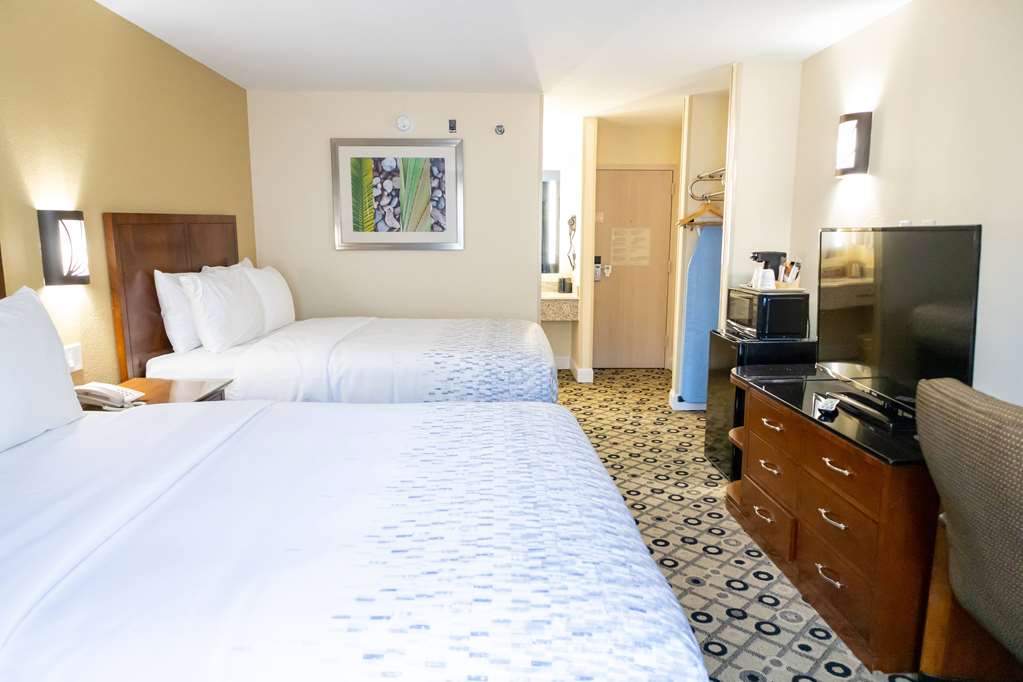 Days Inn By Wyndham College Park Atlanta Airport South - photo 28