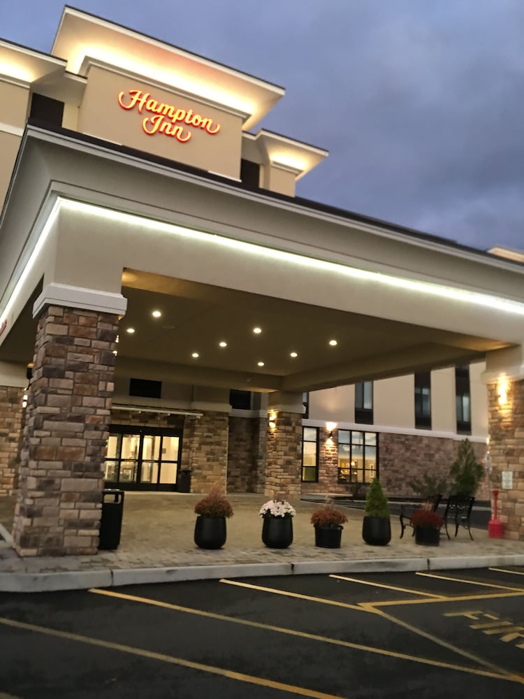 Hampton Inn Old Bridge - photo 15