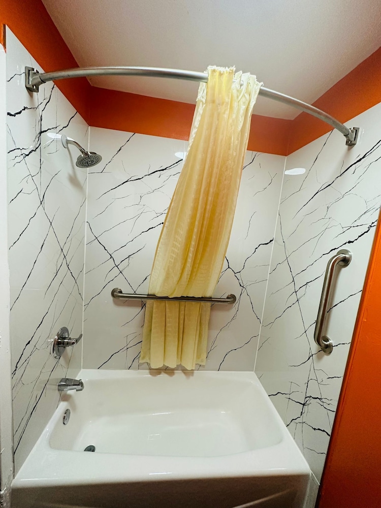 Amber Inn Motel Le Mars - photo 30