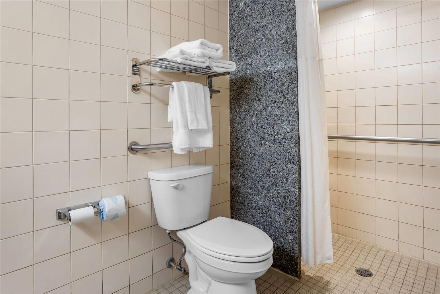 Days Inn by Wyndham Adel I 75 - photo 20