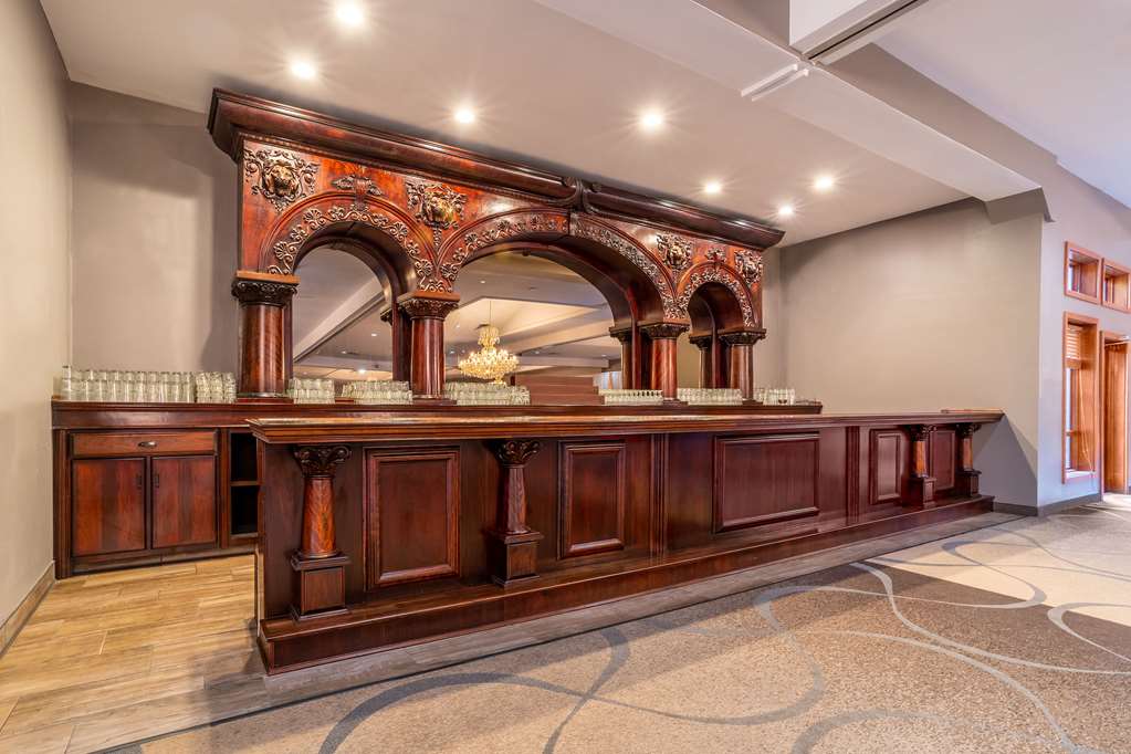 Riverview Inn & Suites an Ascend Collection Hotel - photo 44