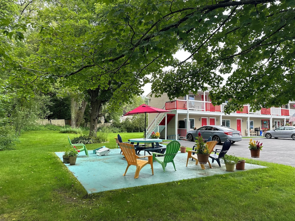 Cozy Corner Motel - photo 42