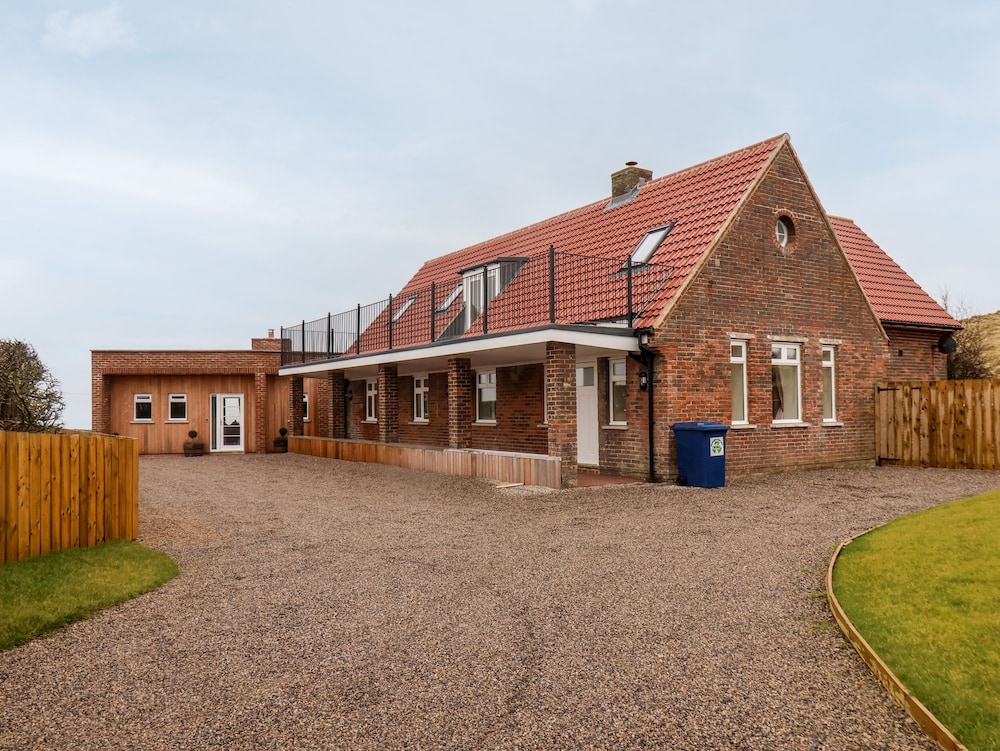 The Old Guard House — 4-Star Luxury Hotel in Whitby, United Kingdom