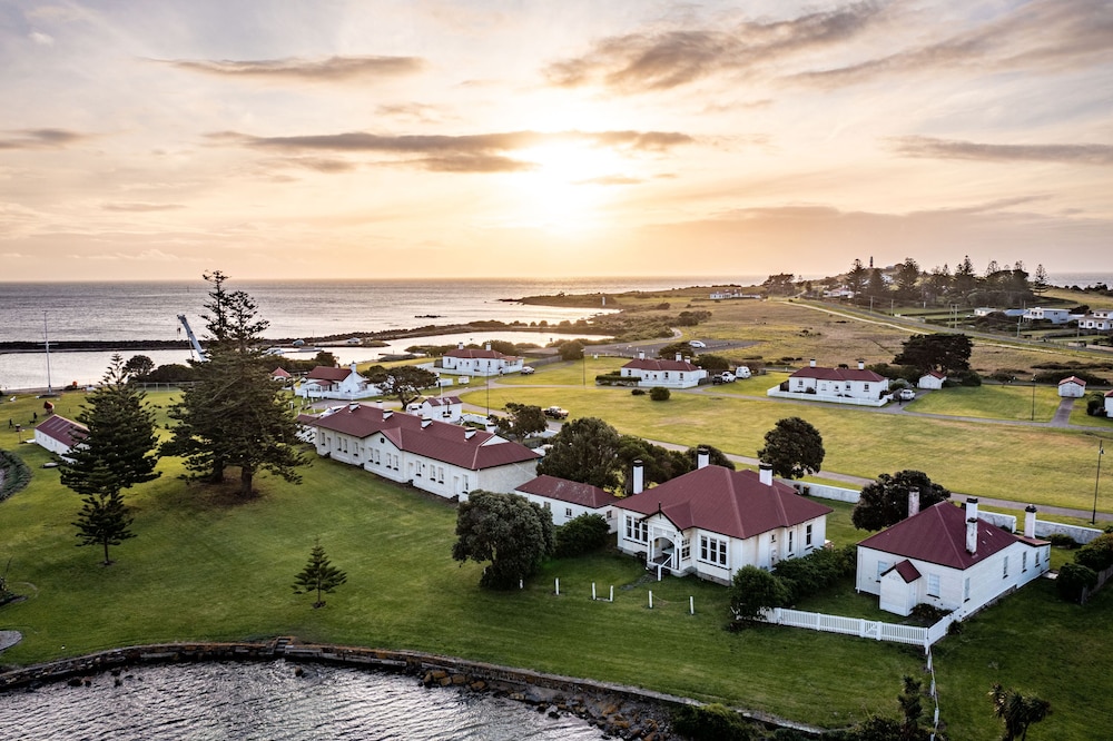 Low Head Pilot Station — 4-Star Luxury Hotel in George Town, Australia