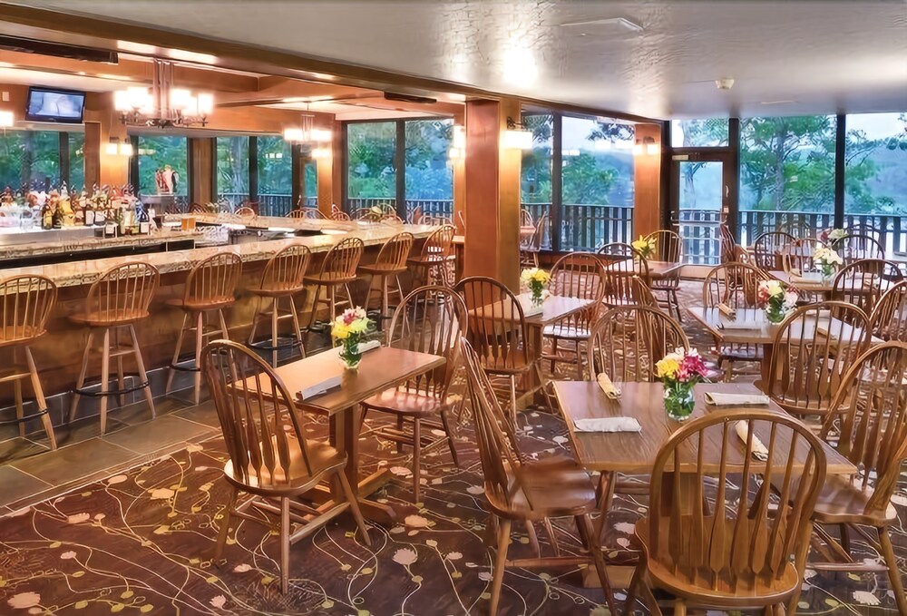 Burr Oak Lodge & Conference Center - photo 12